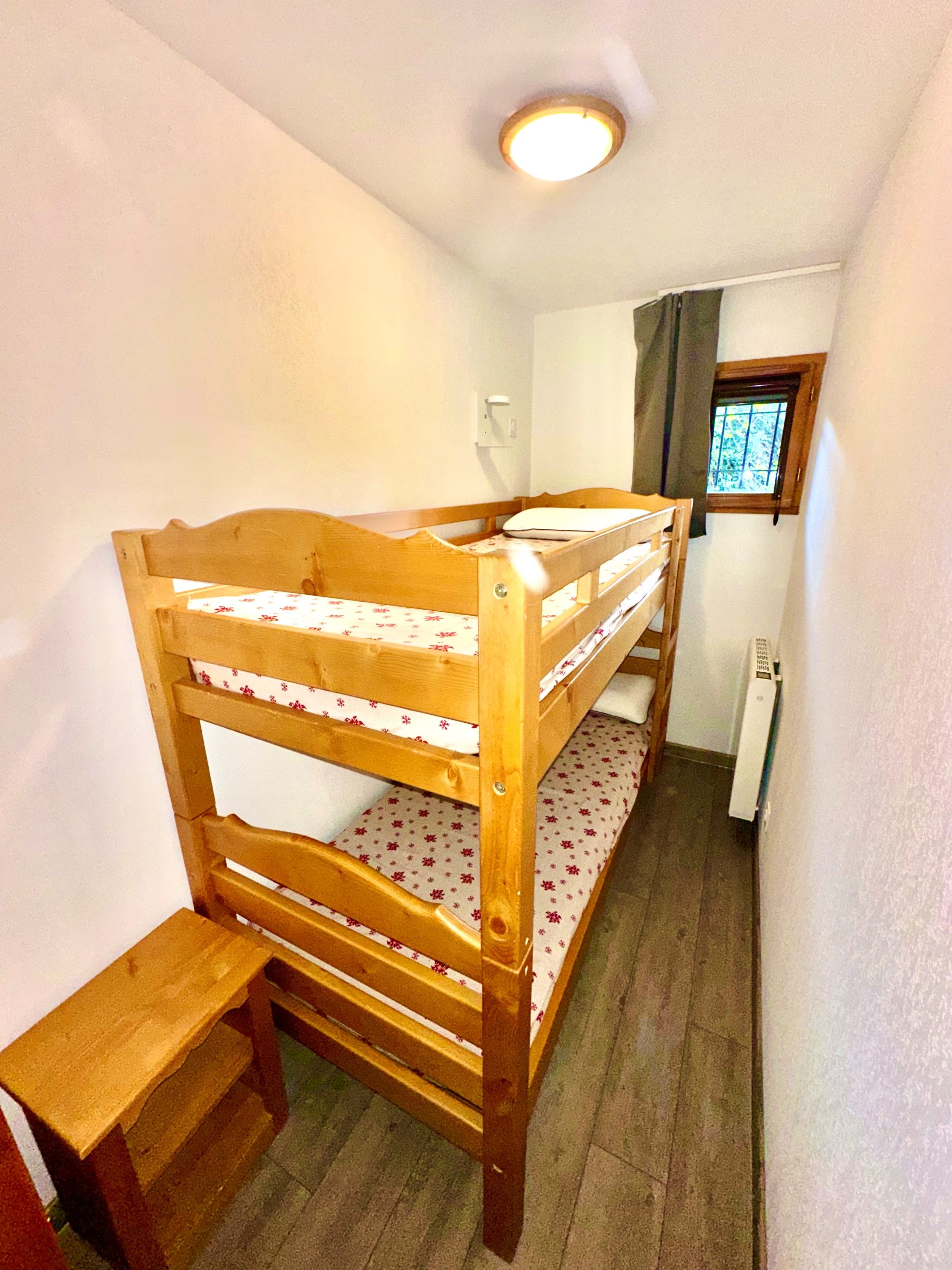 Chambre avec lits superposés